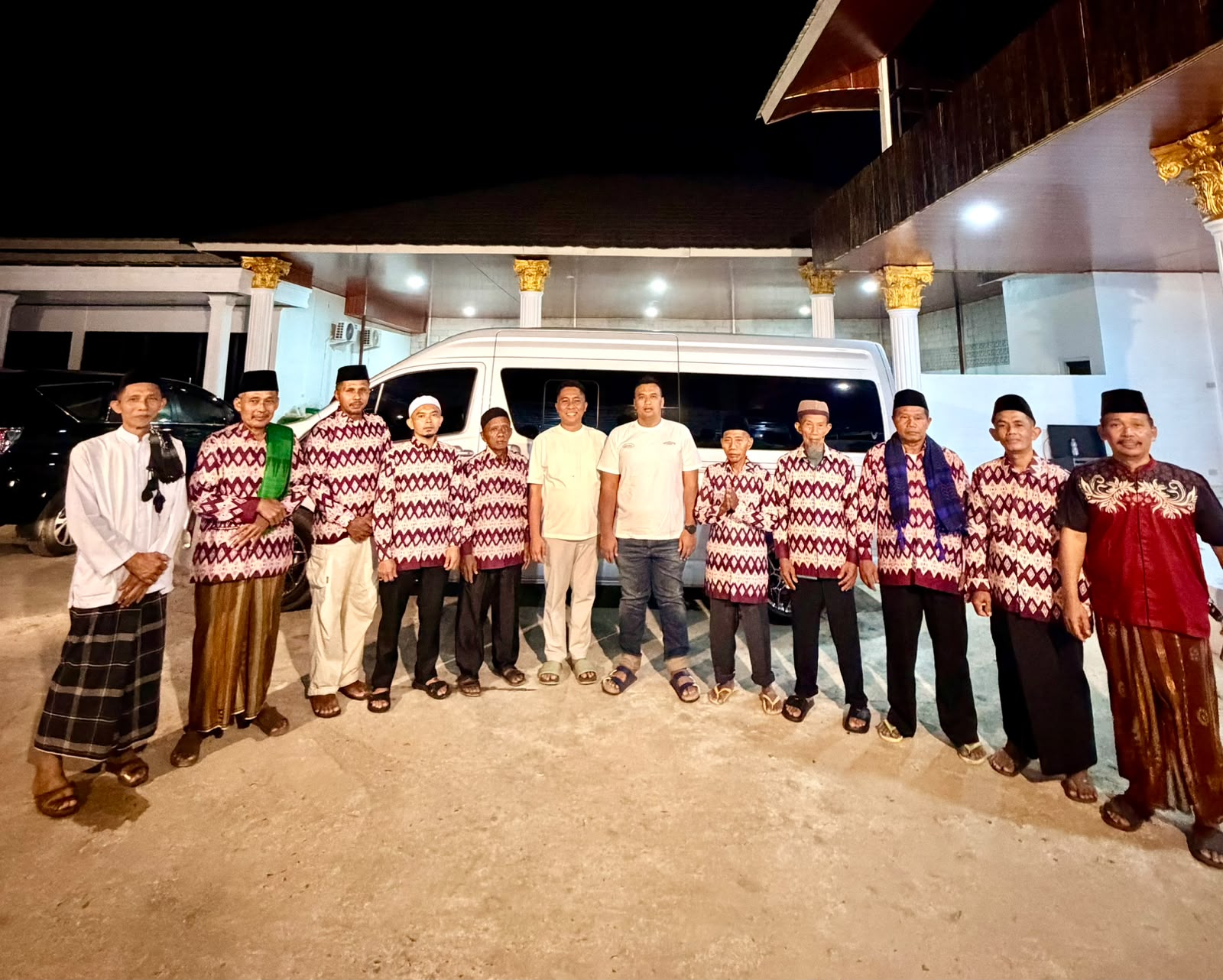 Sinergi PSI dan Pengusaha Mesuji, 8 Imam Masjid Dilepas Berangkat Umroh